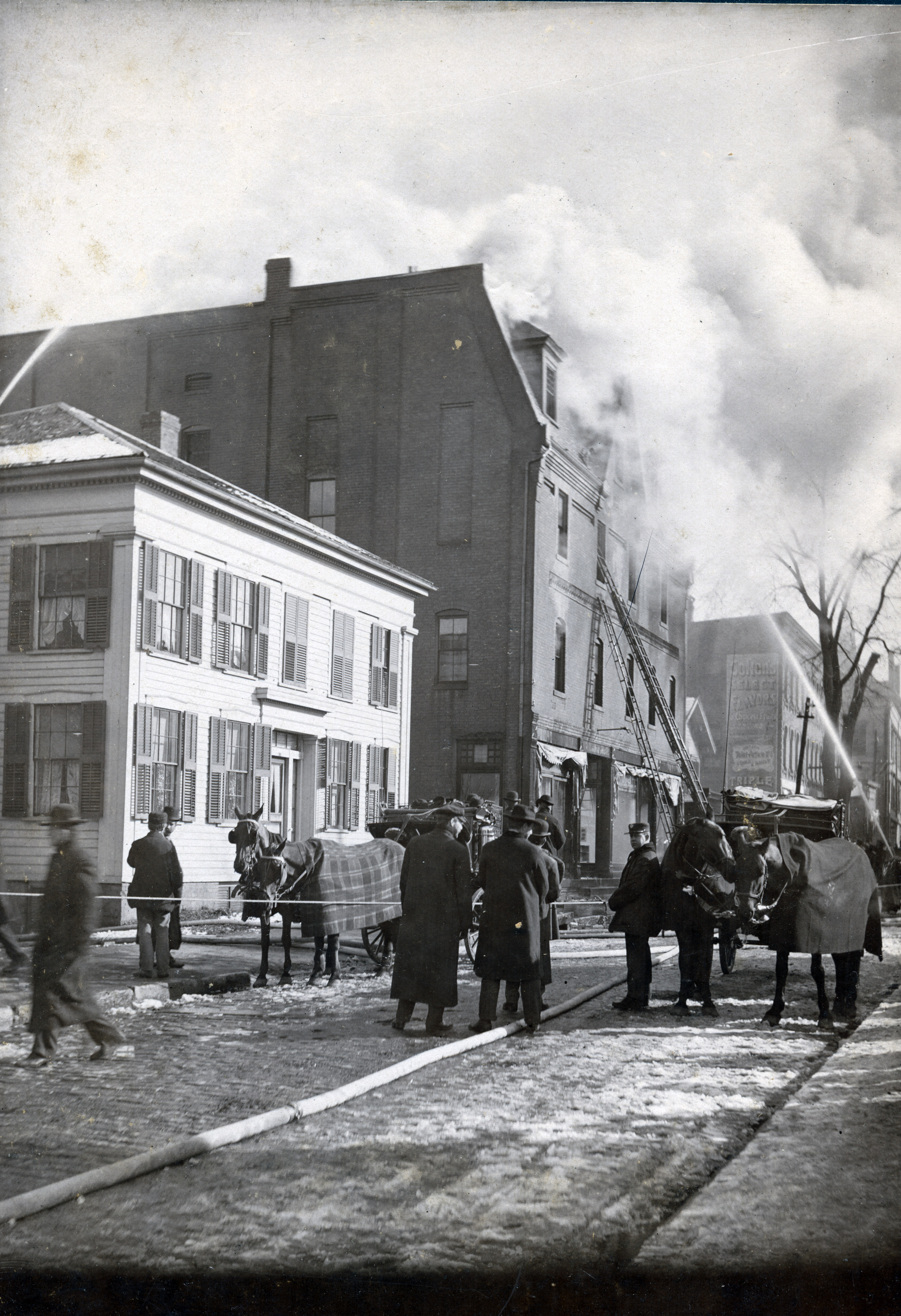 1904-Columbia-Hall-Fire