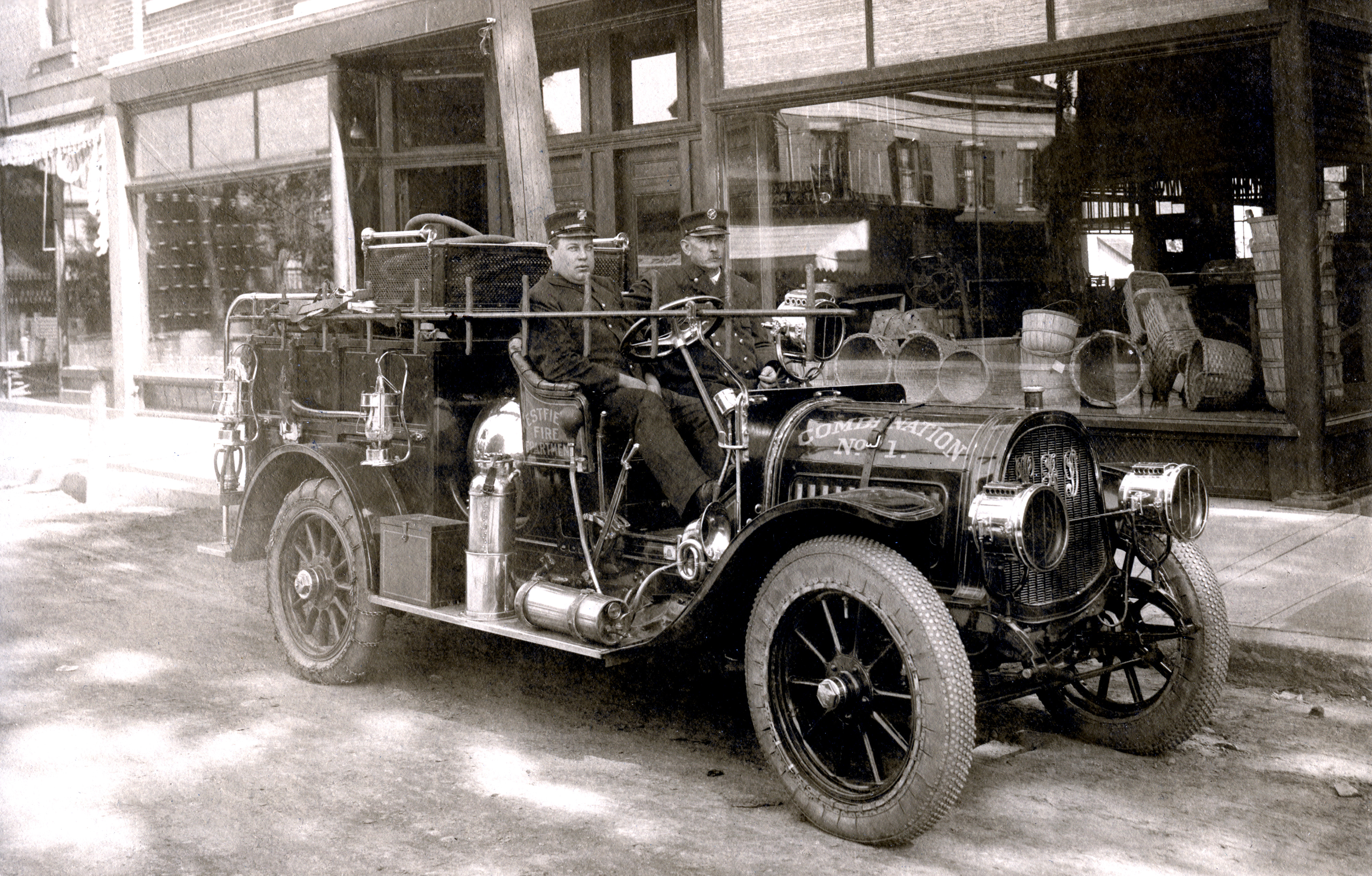 Combination-Fire-Truck-1909