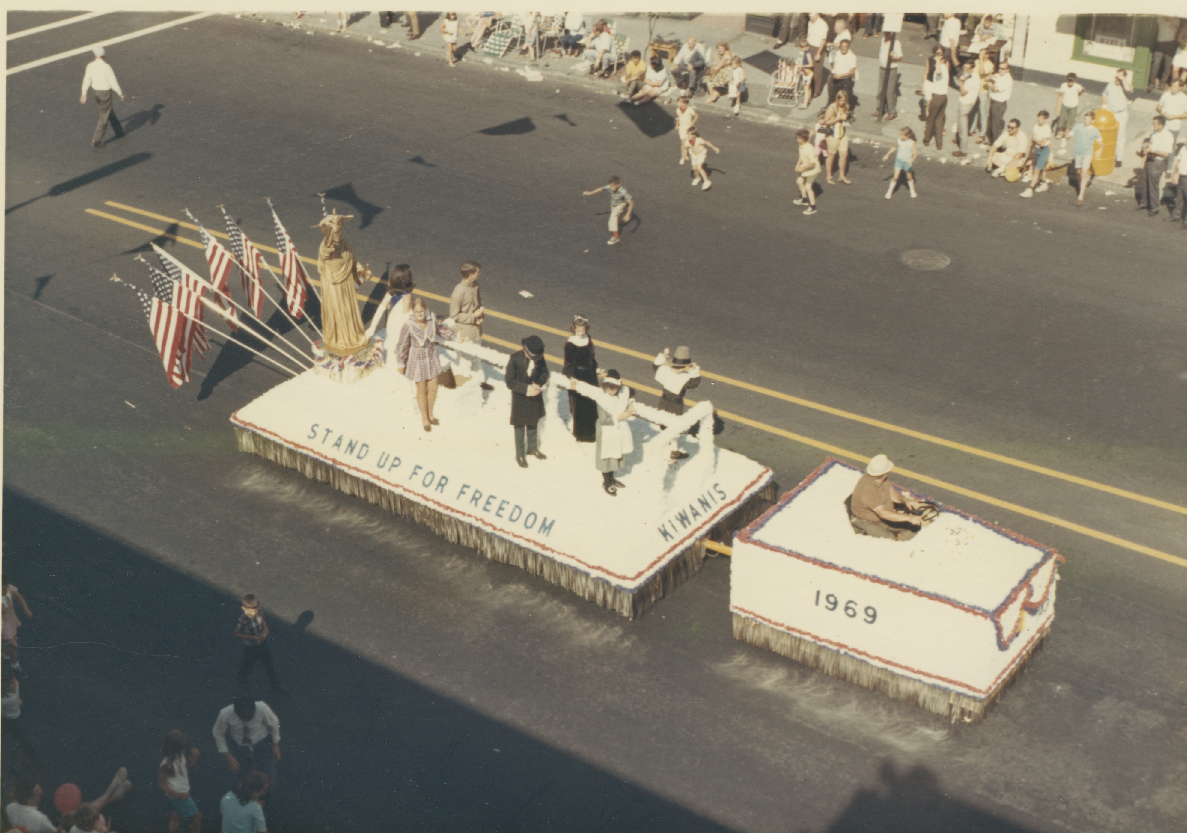 Kiwanis-1969-float