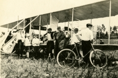 McGees-plane-1914